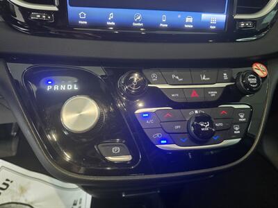 2025 Chrysler Pacifica Select 4DR MINI-VAN - Photo 27 - Hamilton, OH 45015