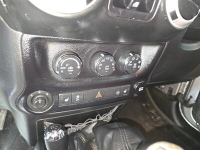2014 Jeep Wrangler UNLIMITED RUBICON 4DR SUV 4X4   - Photo 19 - Hamilton, OH 45015