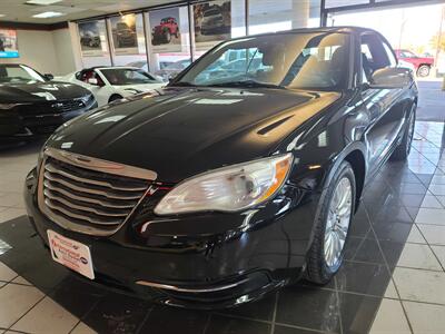 2011 Chrysler 200 Series Limited   - Photo 2 - Hamilton, OH 45015