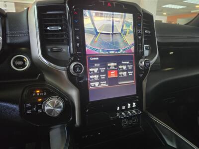2019 RAM 1500 Laramie CREW CAB 4X4   - Photo 17 - Hamilton, OH 45015