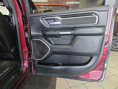 2019 RAM 1500 Laramie CREW CAB 4X4   - Photo 15 - Hamilton, OH 45015