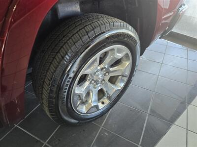 2019 RAM 1500 Laramie CREW CAB 4X4   - Photo 37 - Hamilton, OH 45015