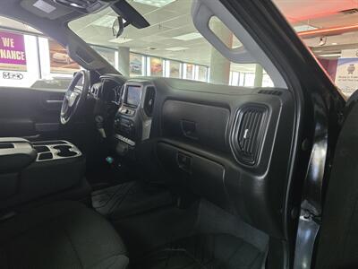 2020 Chevrolet Silverado 1500 Custom 4DR CREW CAB 4X4 V6 - Photo 13 - Hamilton, OH 45015