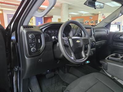 2020 Chevrolet Silverado 1500 Custom 4DR CREW CAB 4X4 V6 - Photo 8 - Hamilton, OH 45015