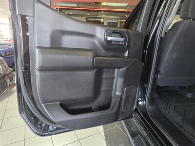 2020 Chevrolet Silverado 1500 Custom 4DR CREW CAB 4X4 V6 - Photo 10 - Hamilton, OH 45015