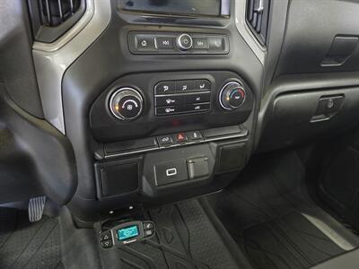 2020 Chevrolet Silverado 1500 Custom 4DR CREW CAB 4X4 V6 - Photo 18 - Hamilton, OH 45015