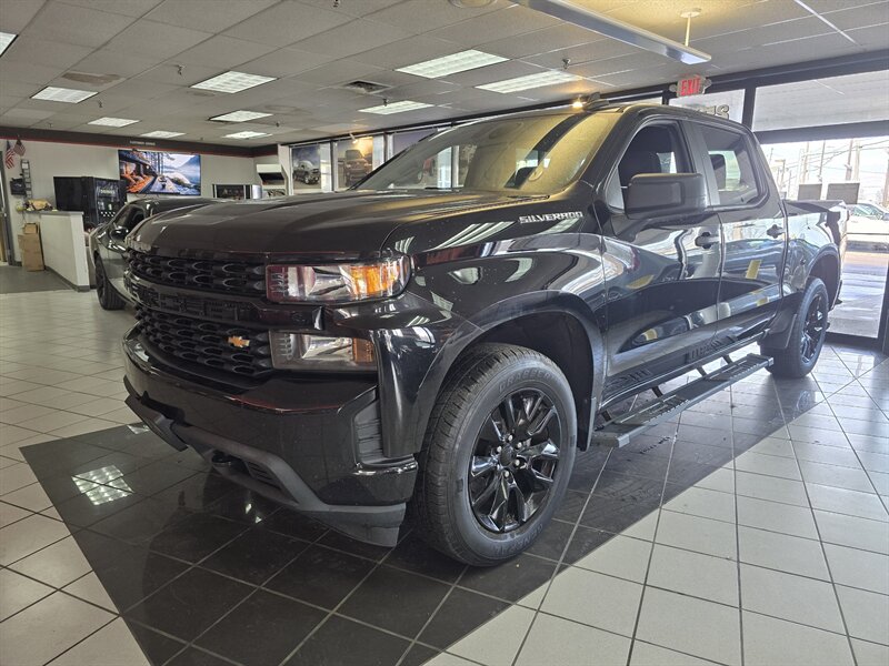 2020 Chevrolet Silverado 1500 Custom 4DR CREW CAB 4X4 V6   - Photo 1 - Hamilton, OH 45015