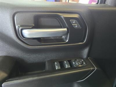 2020 Chevrolet Silverado 1500 Custom 4DR CREW CAB 4X4 V6 - Photo 17 - Hamilton, OH 45015