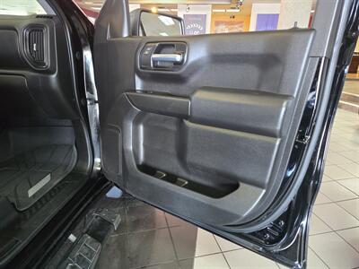 2020 Chevrolet Silverado 1500 Custom 4DR CREW CAB 4X4 V6 - Photo 12 - Hamilton, OH 45015