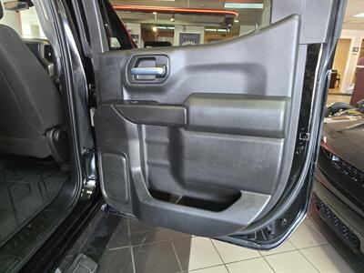 2020 Chevrolet Silverado 1500 Custom 4DR CREW CAB 4X4 V6 - Photo 15 - Hamilton, OH 45015