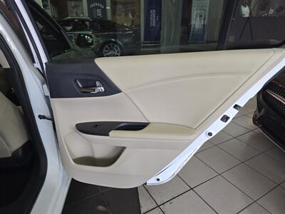 2016 Honda Accord EX   - Photo 15 - Hamilton, OH 45015