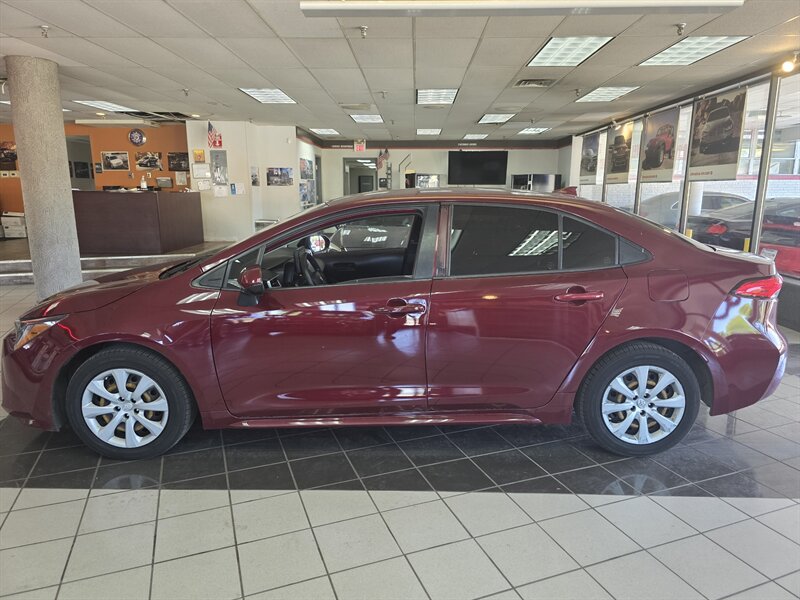 2022 Toyota Corolla LE - Photo 2 - Hamilton, OH 45015