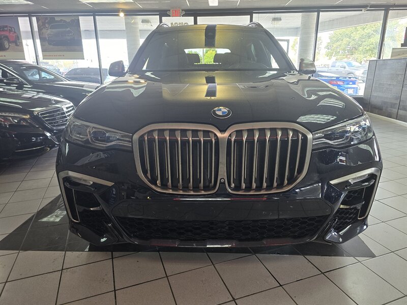 2020 BMW X7 M50i 4DR SPORT ACTIVITY AWD - Photo 2 - Hamilton, OH 45015