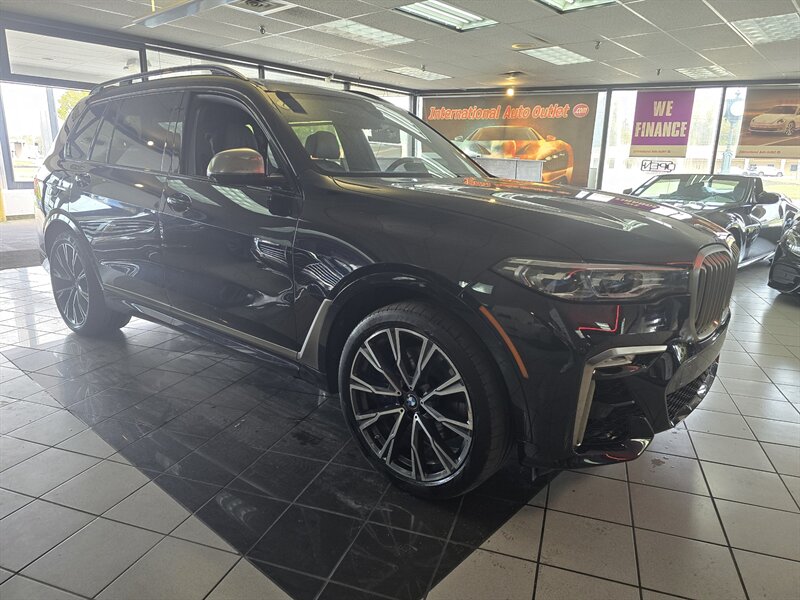 2020 BMW X7 M50i 4DR SPORT ACTIVITY AWD - Photo 3 - Hamilton, OH 45015
