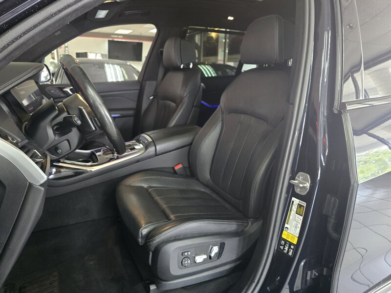 2020 BMW X7 M50i 4DR SPORT ACTIVITY AWD - Photo 9 - Hamilton, OH 45015