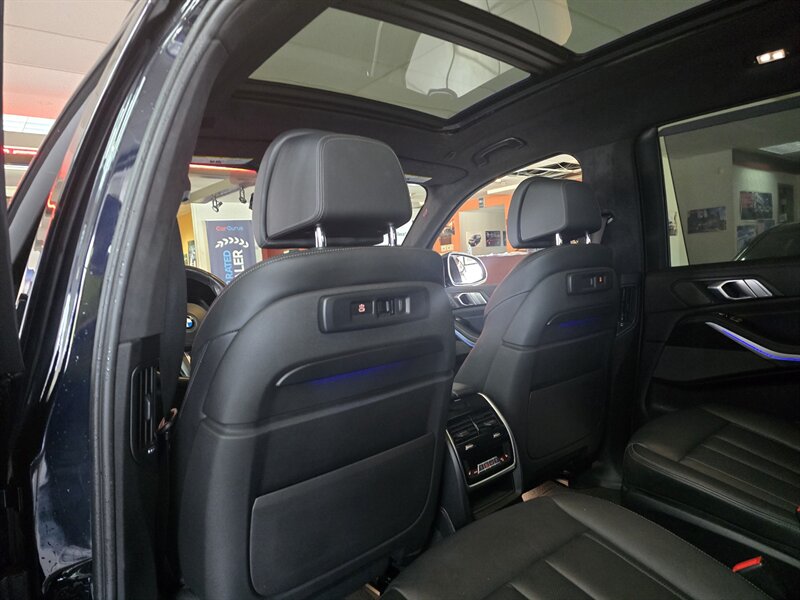 2020 BMW X7 M50i 4DR SPORT ACTIVITY AWD - Photo 11 - Hamilton, OH 45015