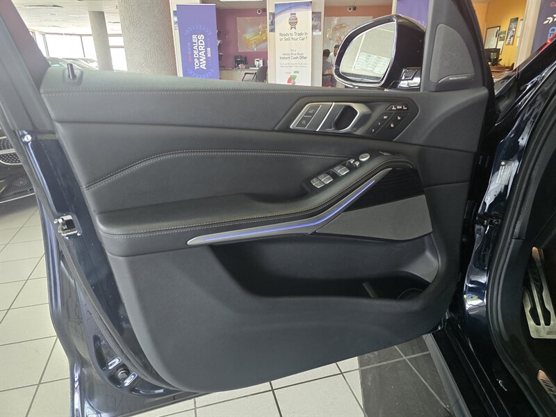 2020 BMW X7 M50i 4DR SPORT ACTIVITY AWD - Photo 7 - Hamilton, OH 45015