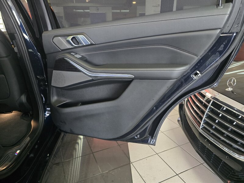 2020 BMW X7 M50i 4DR SPORT ACTIVITY AWD - Photo 18 - Hamilton, OH 45015