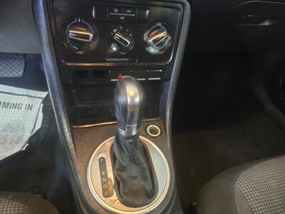 2018 Volkswagen Beetle-Classic 2.0T S 2DR HATCHBACK   - Photo 16 - Hamilton, OH 45015