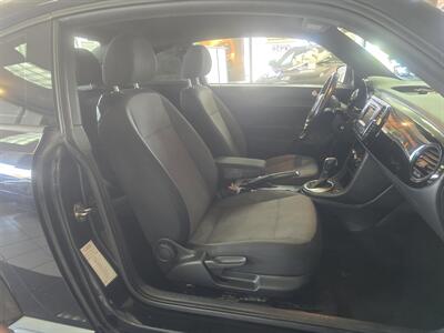 2018 Volkswagen Beetle-Classic 2.0T S 2DR HATCHBACK   - Photo 13 - Hamilton, OH 45015