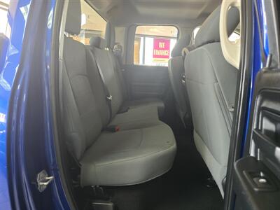 2015 RAM 1500 Express 4DR QUAD CAB 4X4   - Photo 15 - Hamilton, OH 45015