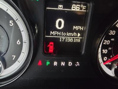 2015 RAM 1500 Express 4DR QUAD CAB 4X4   - Photo 21 - Hamilton, OH 45015