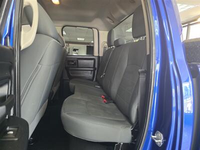 2015 RAM 1500 Express 4DR QUAD CAB 4X4   - Photo 10 - Hamilton, OH 45015