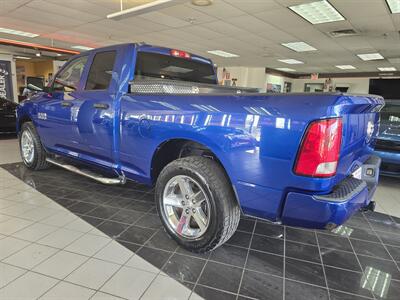 2015 RAM 1500 Express 4DR QUAD CAB 4X4   - Photo 6 - Hamilton, OH 45015