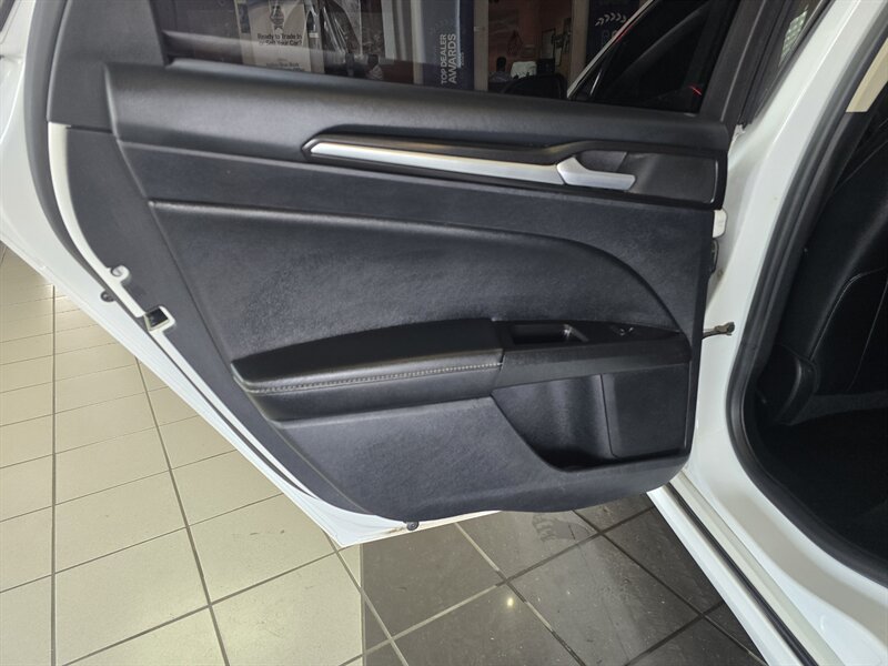 2020 Ford Fusion Titanium 4DR SEDAN AWD - Photo 8 - Hamilton, OH 45015
