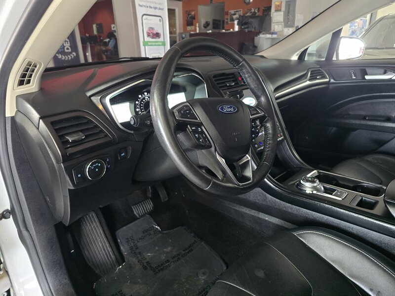 2020 Ford Fusion Titanium 4DR SEDAN AWD - Photo 10 - Hamilton, OH 45015
