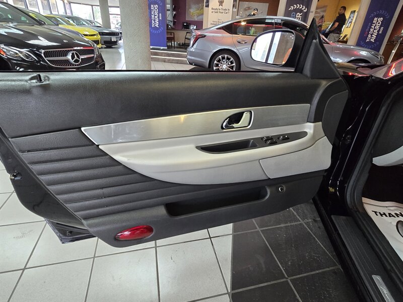 2002 Ford Thunderbird Neiman Marcus Edition 2DR CONVERTIBLE - Photo 8 - Hamilton, OH 45015
