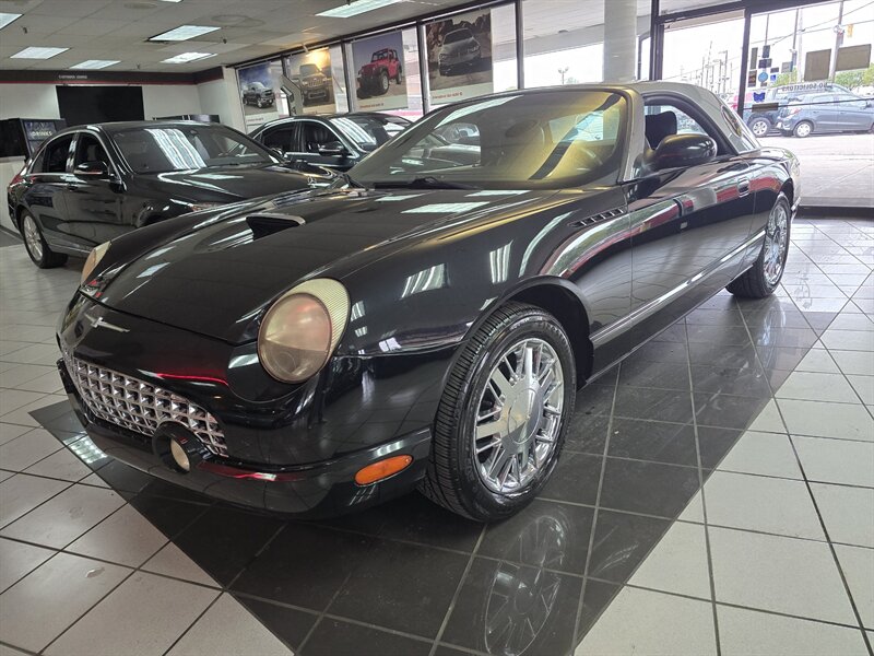 2002 Ford Thunderbird Neiman Marcus Edition 2DR CONVERTIBLE - Photo 2 - Hamilton, OH 45015