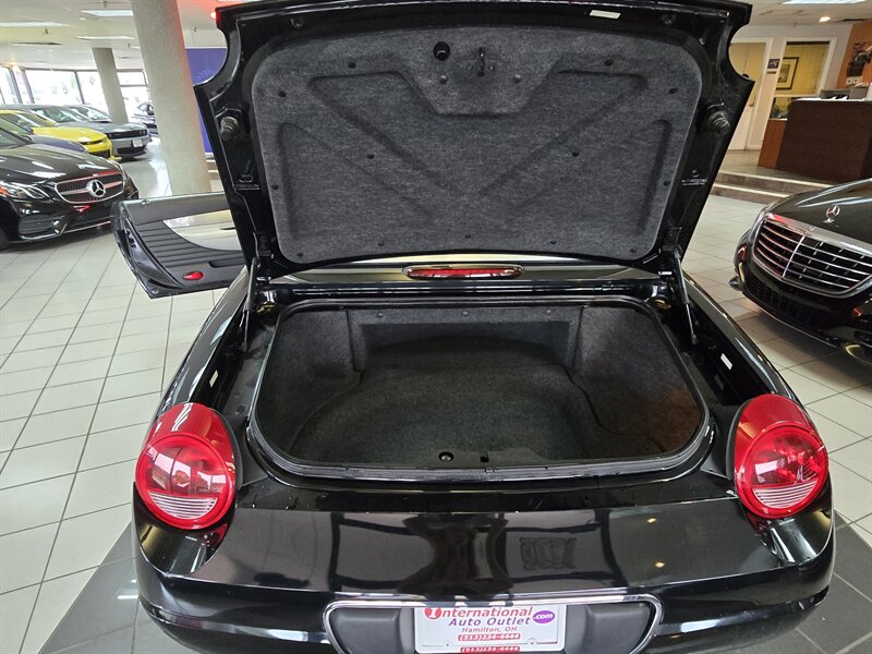 2002 Ford Thunderbird Neiman Marcus Edition 2DR CONVERTIBLE - Photo 24 - Hamilton, OH 45015