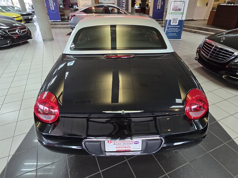 2002 Ford Thunderbird Neiman Marcus Edition 2DR CONVERTIBLE - Photo 30 - Hamilton, OH 45015