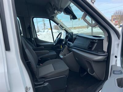 2022 Ford Transit 350 XLT 148 " MEDIUM ROOF PASSENGER VAN   - Photo 22 - Hamilton, OH 45015