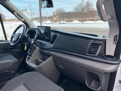 2022 Ford Transit 350 XLT 148 " MEDIUM ROOF PASSENGER VAN   - Photo 24 - Hamilton, OH 45015