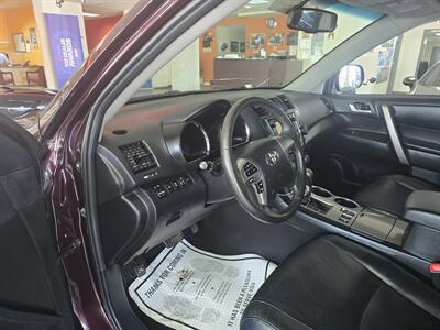 2013 Toyota Highlander Base 4DR SUV AWD   - Photo 8 - Hamilton, OH 45015