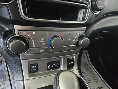 2013 Toyota Highlander Base 4DR SUV AWD   - Photo 24 - Hamilton, OH 45015