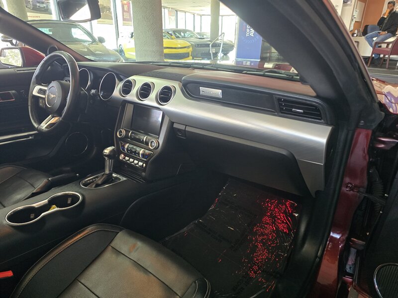 2019 Ford Mustang EcoBoost 2DR CONVERTIBLE - Photo 14 - Hamilton, OH 45015