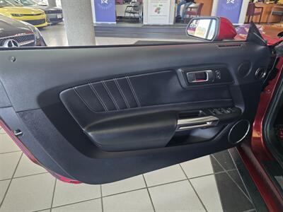 2019 Ford Mustang EcoBoost 2DR CONVERTIBLE - Photo 8 - Hamilton, OH 45015