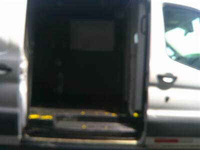 2015 Ford Transit 250 3DR MEDIUM ROOF CARGO VAN   - Photo 13 - Hamilton, OH 45015