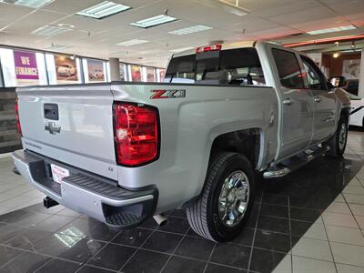 2018 Chevrolet Silverado 1500 LT-CREW CAB-4X4 Z71 5.8 FT. SB   - Photo 5 - Hamilton, OH 45015