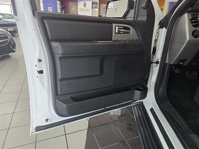 2017 Ford Expedition EL XLT 4DR SUV 4X4   - Photo 10 - Hamilton, OH 45015