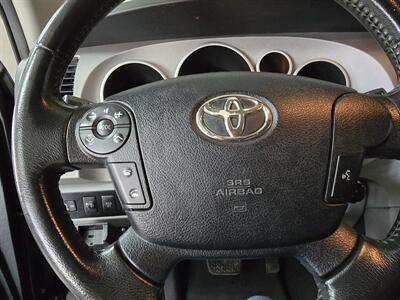 2012 Toyota Tundra Limited 4dr CREW CAB 4X4   - Photo 26 - Hamilton, OH 45015