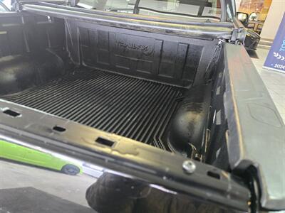 2012 Toyota Tundra Limited 4dr CREW CAB 4X4   - Photo 31 - Hamilton, OH 45015