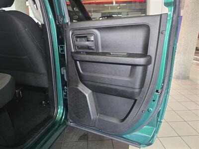 2022 RAM 1500 CLASSIC TRADESMAN 4DR QUAD CAB 4X4 - Photo 15 - Hamilton, OH 45015