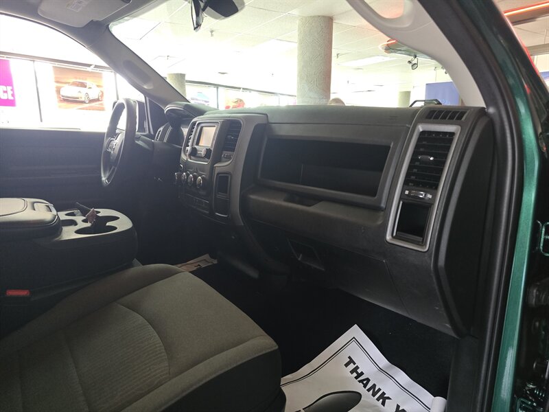 2022 RAM 1500 CLASSIC TRADESMAN 4DR QUAD CAB 4X4 - Photo 13 - Hamilton, OH 45015