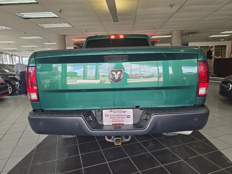 2022 RAM 1500 CLASSIC TRADESMAN 4DR QUAD CAB 4X4 - Photo 5 - Hamilton, OH 45015
