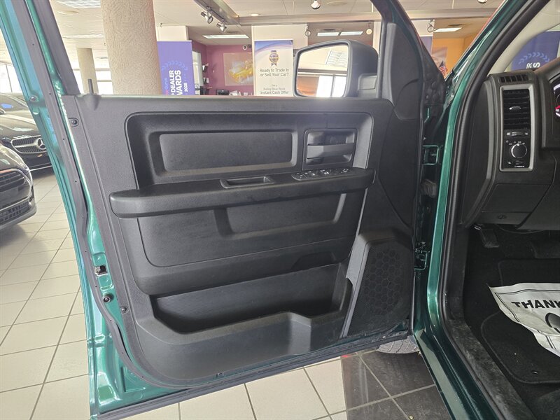 2022 RAM 1500 CLASSIC TRADESMAN 4DR QUAD CAB 4X4 - Photo 7 - Hamilton, OH 45015