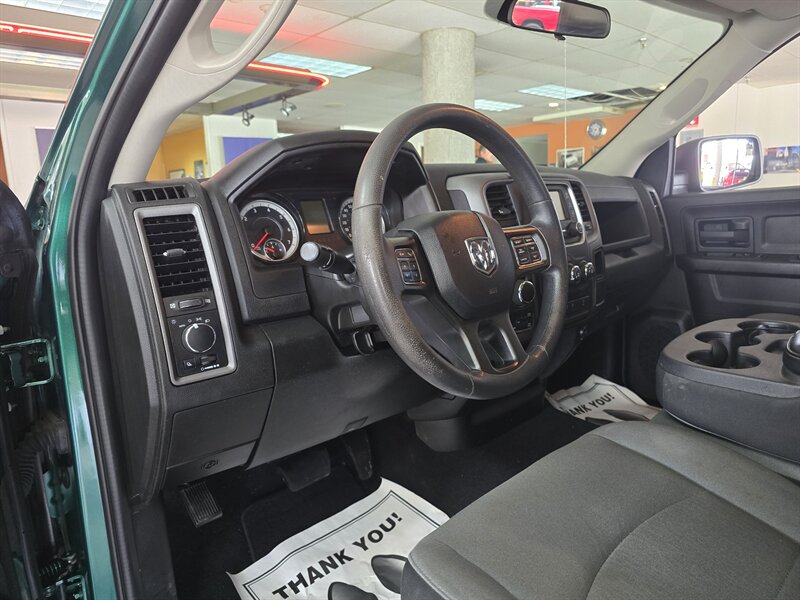 2022 RAM 1500 CLASSIC TRADESMAN 4DR QUAD CAB 4X4 - Photo 8 - Hamilton, OH 45015